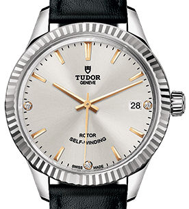 m12310-0026 Tudor Style