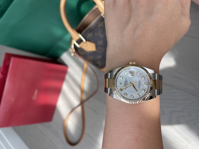 126233 White mother-of-pearl set with diamonds Rolex Datejust 36