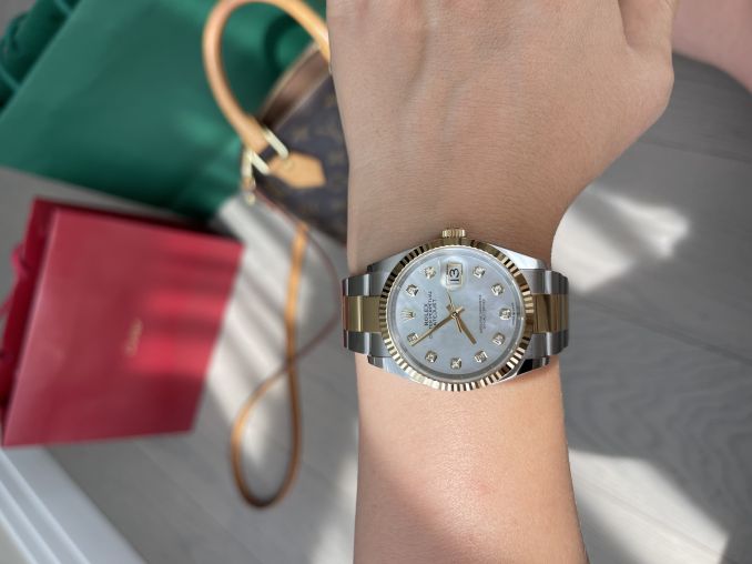 126233 White mother-of-pearl set with diamonds Rolex Datejust 36