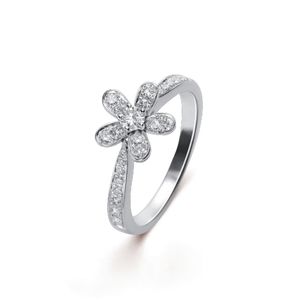 VCARD23700 Van Cleef & Arpels Flora
