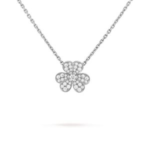 VCARD31800 Van Cleef & Arpels Flora
