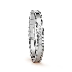 VCARN8P700 Van Cleef & Arpels Perlee