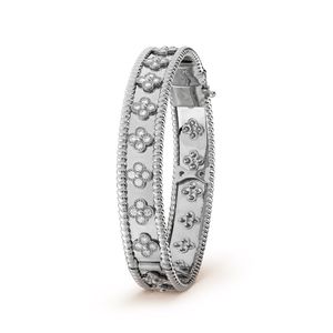 VCARO25M00 Van Cleef & Arpels Perlee