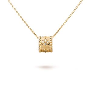 VCARO3YG00 Van Cleef & Arpels Perlee