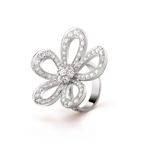 VCARP05300 Van Cleef & Arpels Classic High Jewelry