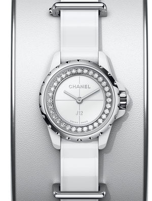 H4664 Chanel J12 White