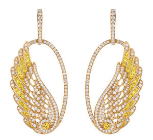 2016581 Garrard Wings Embrace