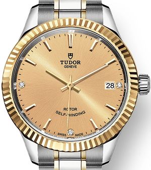 M12313-0007 Tudor Style