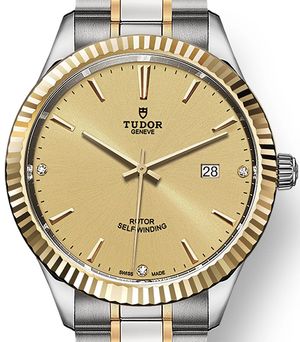 M12713-0007 Tudor Style