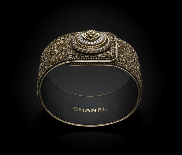 H7070 Chanel Mademoiselle Prive Bouton