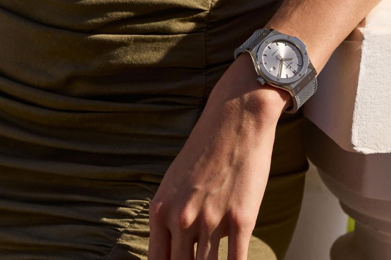 542.NX.5610.NR.HEC24 Hublot Classic Fusion 42 мм