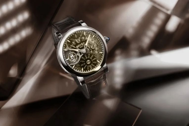 R21 Smoked Sapphire Dial Titanium Bovet Dimier