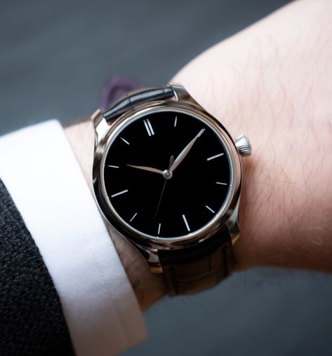 1200-1235 H.Moser & Cie Endeavour Centre Seconds