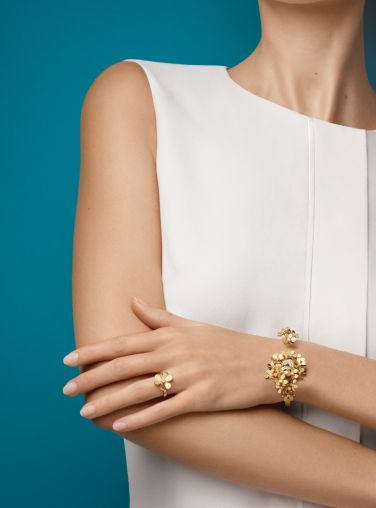 VCARO8X100 Van Cleef & Arpels High Jewelry Watches