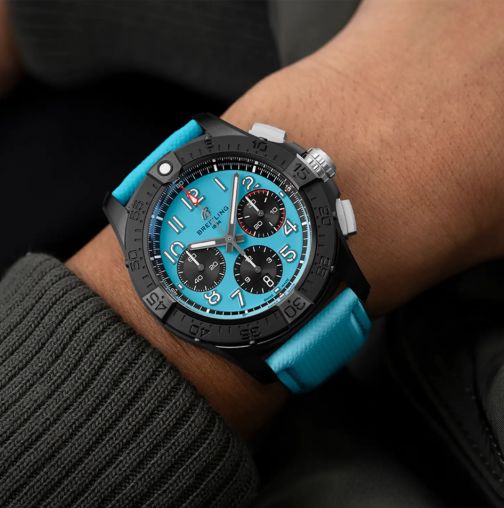 SB0146101L1X1 Breitling Avenger