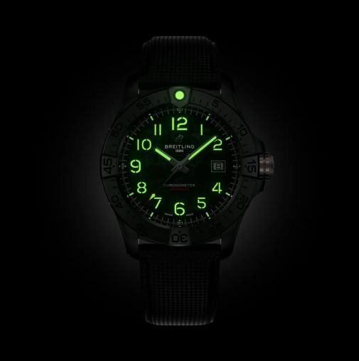 S17328101B1X1 Breitling Avenger