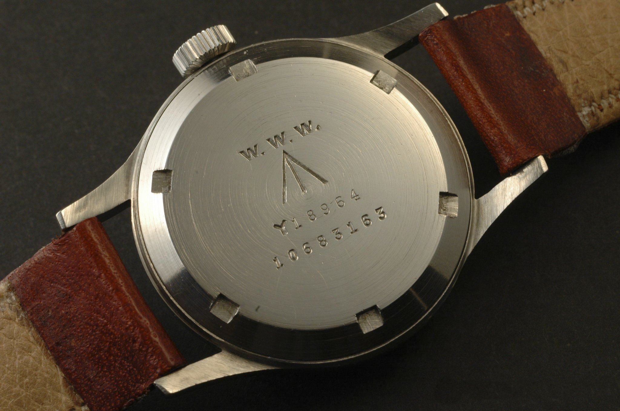 Задняя крышка часов W.W.W.от Omega