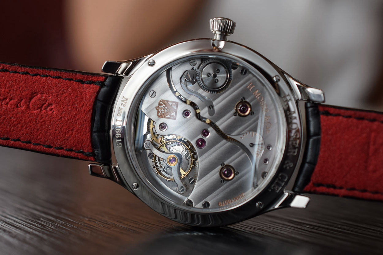 Традиційне оздоблення механізму Endeavour Perpetual Moon Concept Vantablack