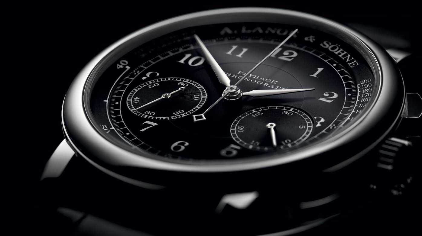 Циферблат Chronograph 1815 при обилии текста и информации остается разборчивым