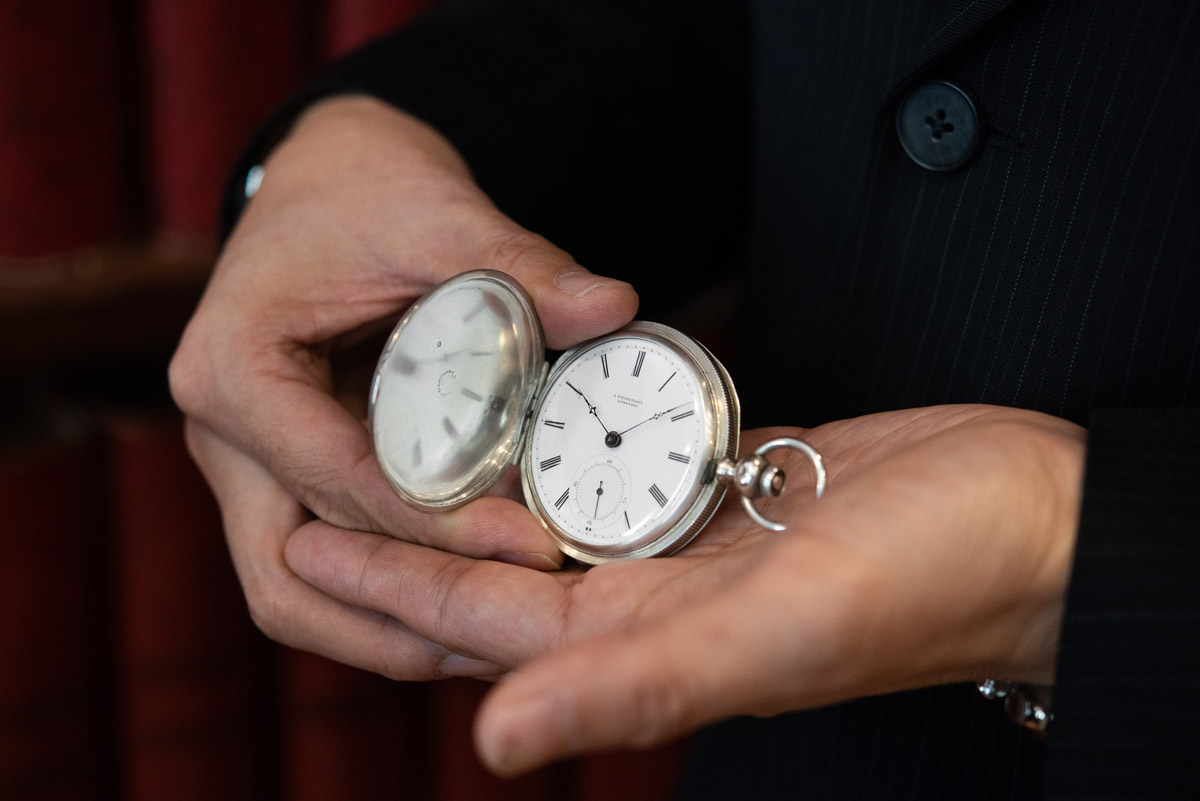 Одной из самых красивых деталей Longines 183 являются изящные стрелки